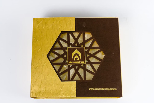 Sản Xuất Hộp Giấy Cứng Cao Cấp: Nâng Tầm Giá Trị Thương Hiệu Cho Các Sản Phẩm Quà Tặng